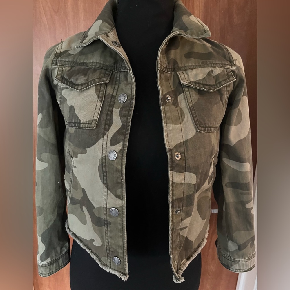 Abercrombie Camo jacket for kids.